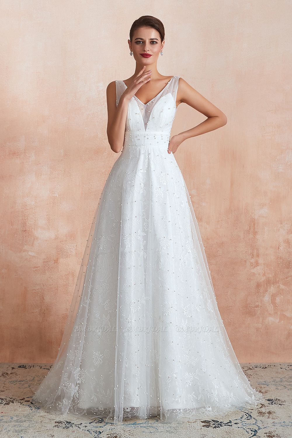 BMbridal Fantastic V-Neck Sleeveless White Appliques Wedding Dress With Pearls