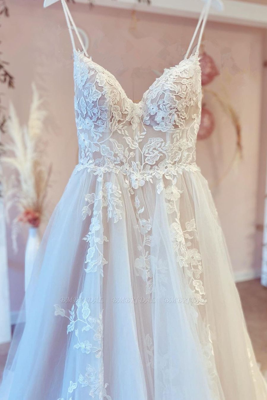 BMbridal V-Neck Sleeveless Lace Wedding Dress Online