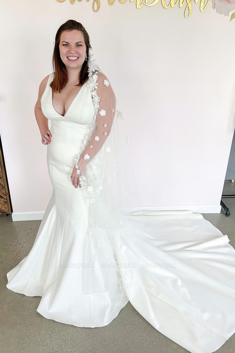 Bmbridal Plus Size Wedding Dress Satin V-Neck Mermaid