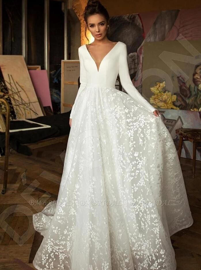 Glamorous Long Sleeve V-Neck Wedding Dress With Lace Appliques
