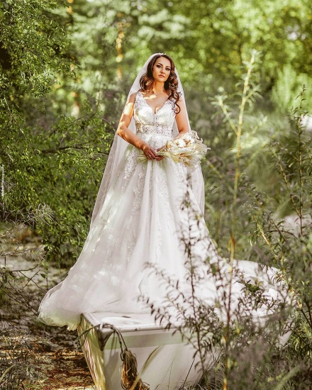Bmbridal Stunning V-Neck Sleeveless Wedding Dress Tulle Long Bridal Gown_3