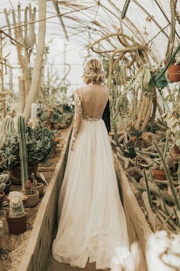 BMbridal Long Sleeves Lace Wedding Dress Beach Bridal Wears_3