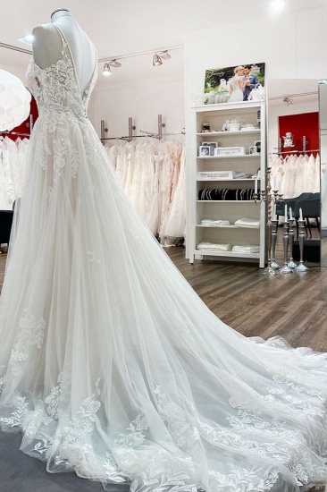 BMbridal Spaghetti Straps V Neck Tulle Ivory Lace A-Line Wedding Dresses_5