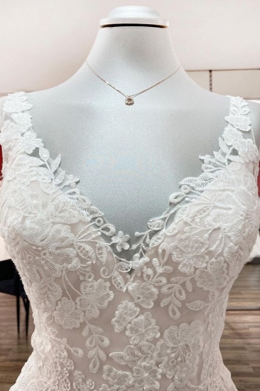 BMbridal Simple Tulle Lace V Neck Appliques A-Line Wedding Dresses Long_6