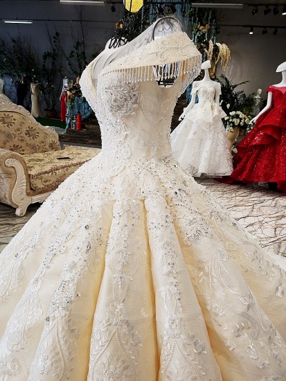 BMbridal Affordable Jewel Off-the-shoulder A-line Wedding Dresses With Appliques Ivory Ruffles Lace Bridal Gowns On Sale_6
