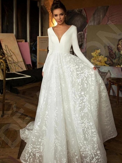 Glamorous Long Sleeve V-Neck Wedding Dress With Lace Appliques_1